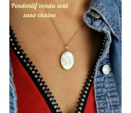 Pendentif Vierge Marie médaille ovale de nacre Symbole de foi et de protection Plaqué OR 750 3 microns