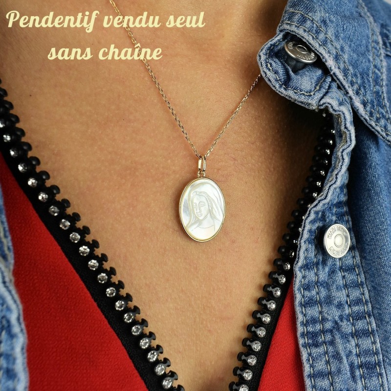 Pendentif Vierge Marie médaille ovale de nacre Symbole de foi et de protection Plaqué OR 750 3 microns