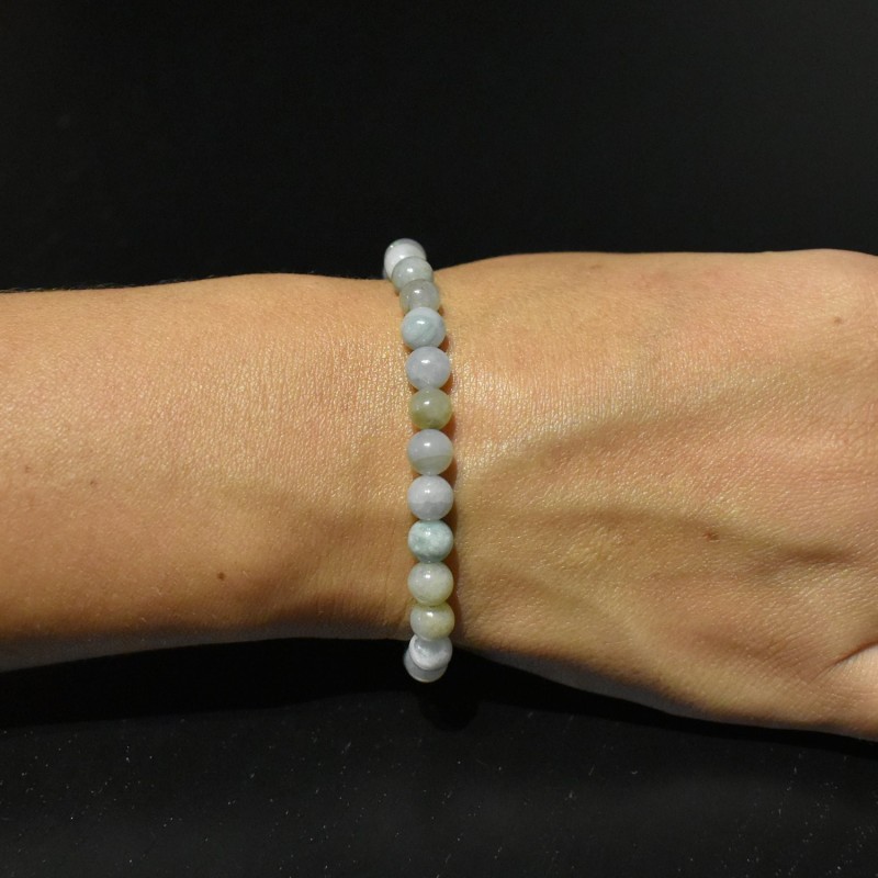 Bracelet en Jade de Birmanie Sérénité et Équilibre Bracelet en Jade de Birmanie Sérénité et Équilibre