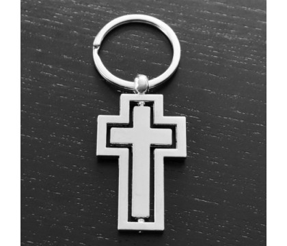 Porte-clés croix chrétienne sur pivot argentée