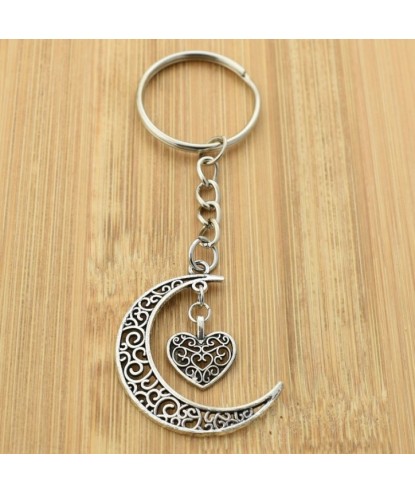 Porte-clés lune et coeur ciselé argenté