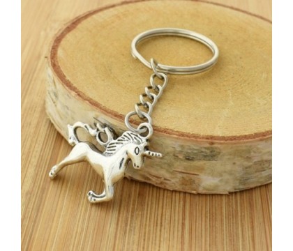 Porte-clés licorne au galop argenté