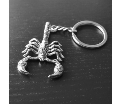 Porte-clés scorpion argenté