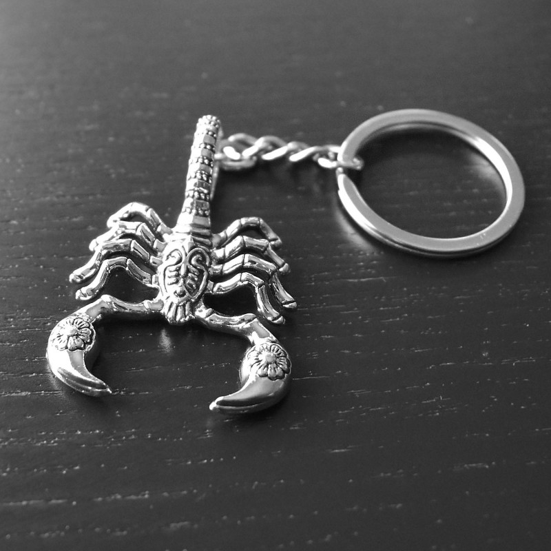 Porte-clés scorpion argenté