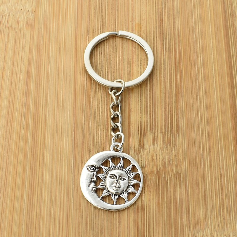 Porte-clés lune et soleil argenté Porte-clés lune et soleil argenté