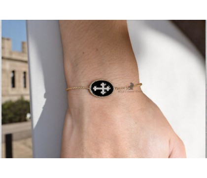 Bracelet croix fleur de lys sertie d'oxyde de zirconium émail noir Plaqué OR 750 3 microns