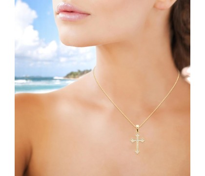 Collier croix tréflée oxydes de zirconium Plaqué OR 750 3 microns Collier croix tréflée oxydes de zirconium Plaqué OR 750 3 microns