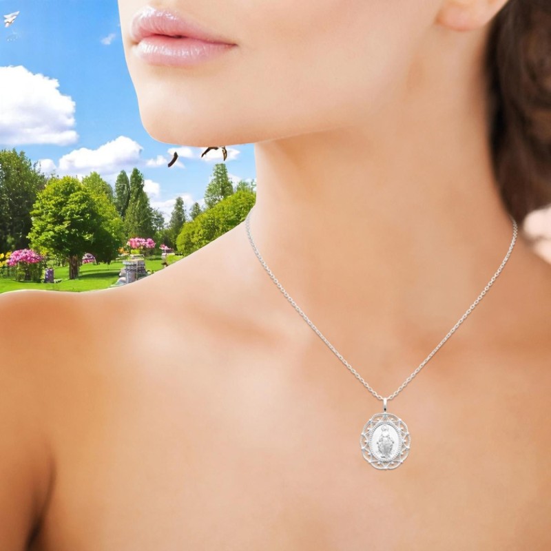 Collier médaille Vierge Miraculeuse contour ajouré motif arabesque Argent 925 Rhodié