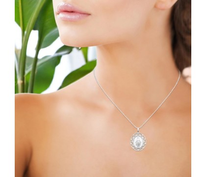 Collier médaille Vierge Miraculeuse contour ajouré motif arabesque Argent 925 Rhodié