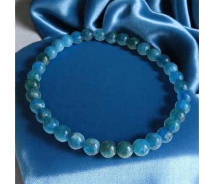 Bracelet en Apatite Bleue Éveillez Votre Créativité et Protégez Votre Énergie Bracelet en Apatite Bleue Éveillez Votre Créativité et Protégez Votre Énergie