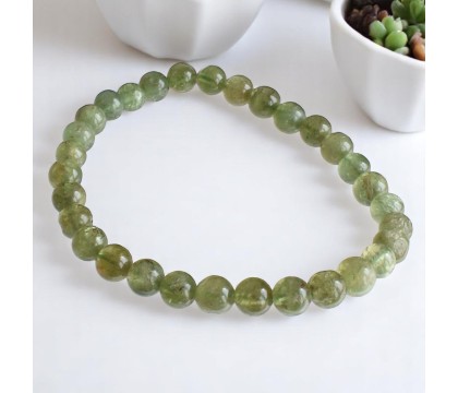 Bracelet en Apatite Verte Croissance et Clarté Intérieure Bracelet en Apatite Verte Croissance et Clarté Intérieure