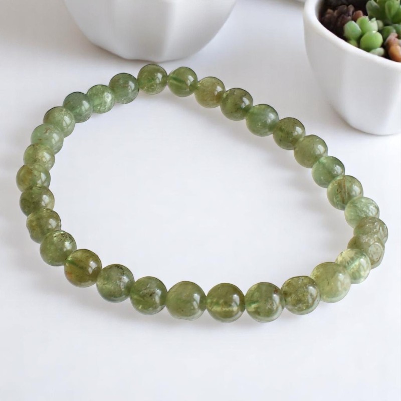 Bracelet en Apatite Verte Croissance et Clarté Intérieure Bracelet en Apatite Verte Croissance et Clarté Intérieure