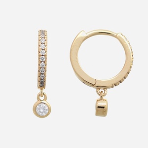 Mini créoles plaqué or 750 serties oxydes de zirconium - Vue principale éclat diamant