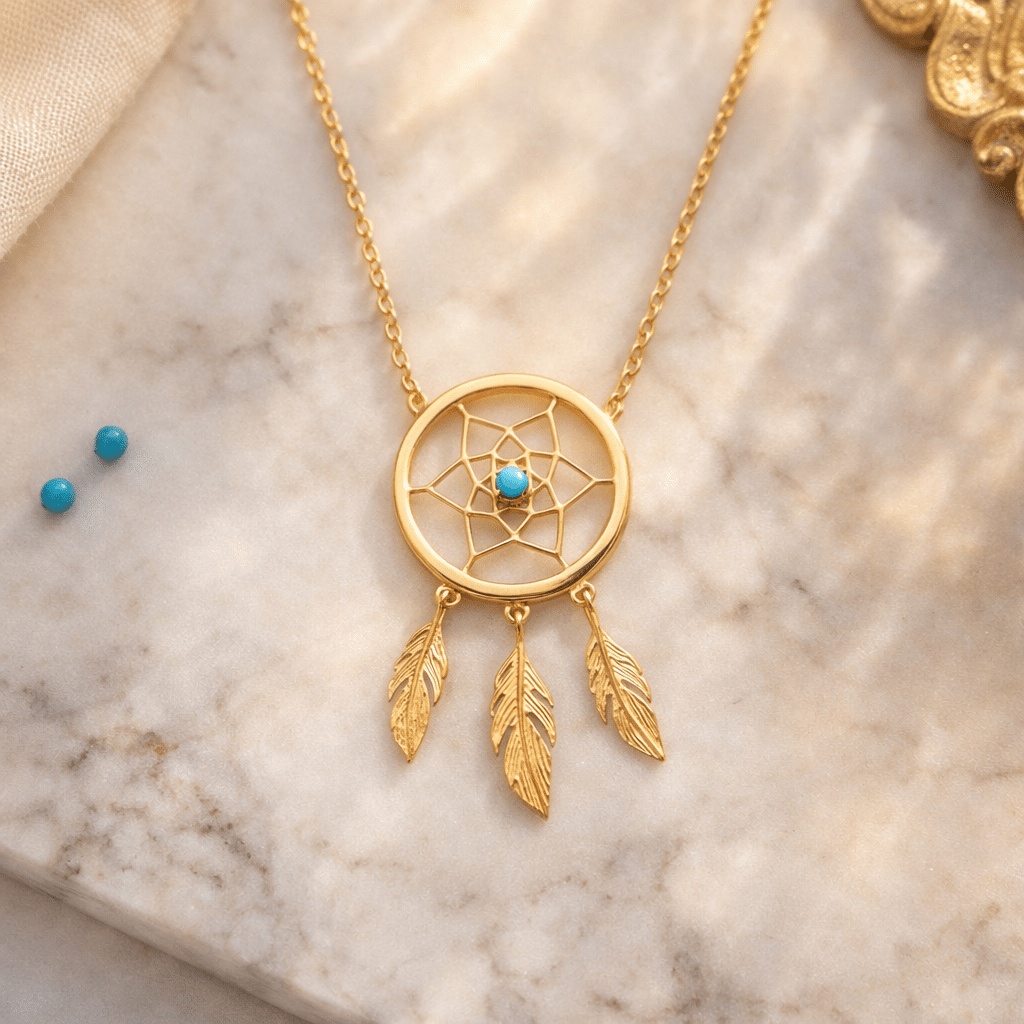 Collier attrape-rêves plaqué or 750 tendance bijoux spirituels 2026