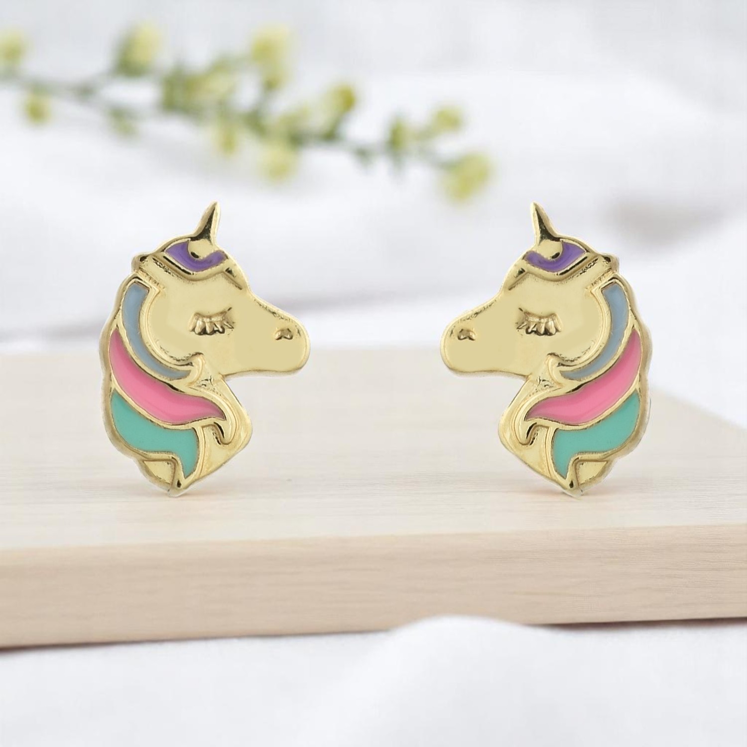 Boucles oreilles tête licorne plaqué or émail enfant lifestyle