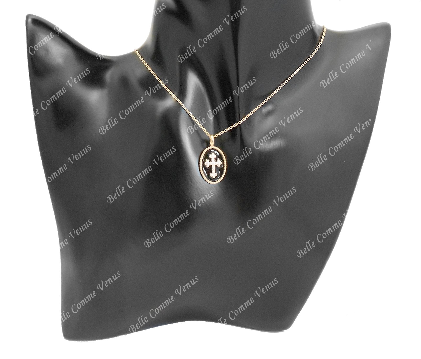 Collier croix fleur de lys sertie d'oxyde de zirconium émail noir Plaqué OR 750 3 microns
