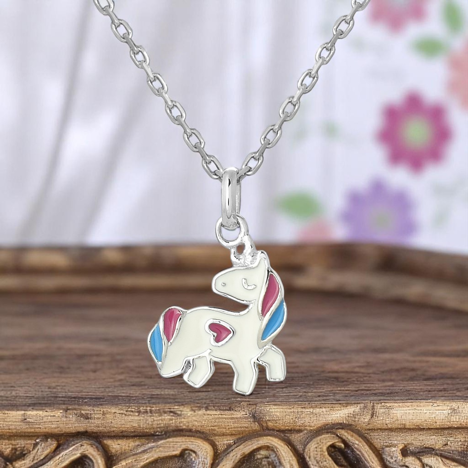 Détail licorne cœur émail coloré argent 925 enfant