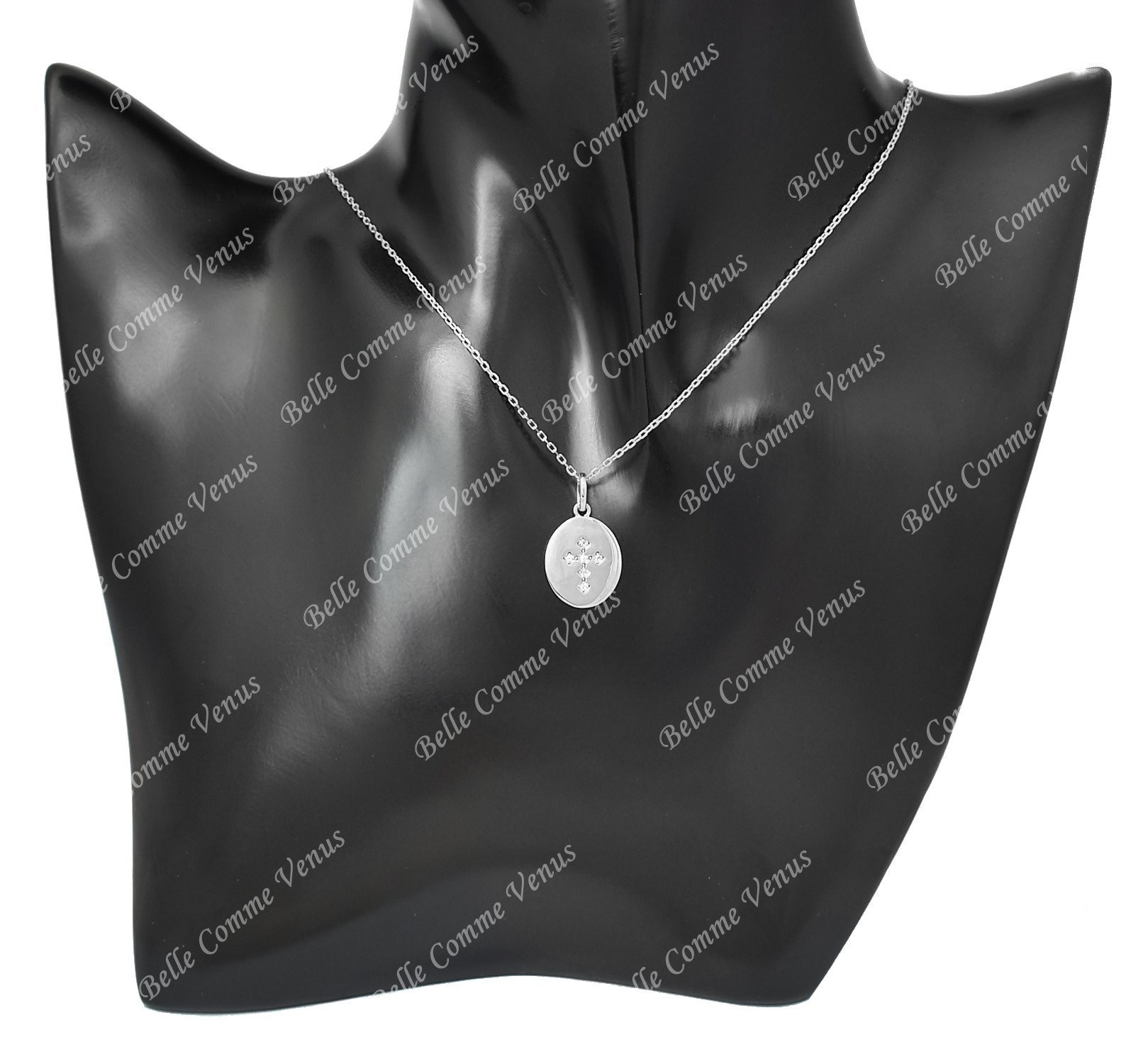 Collier médaille ovale croix sertie d'oxyde de zirconium Argent 925 Rhodié