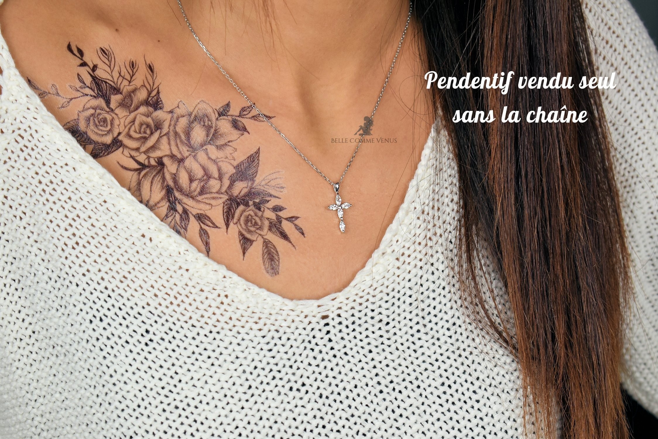 Pendentif croix ovale argent rhodié porté - Rendu pierre brillante spiritualité 2