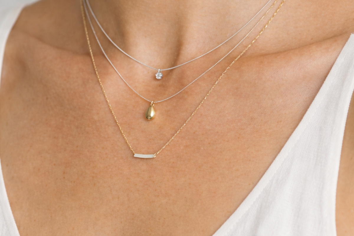 Layering de trois colliers minimalistes superposés - argent 925 et plaqué or 18 carats