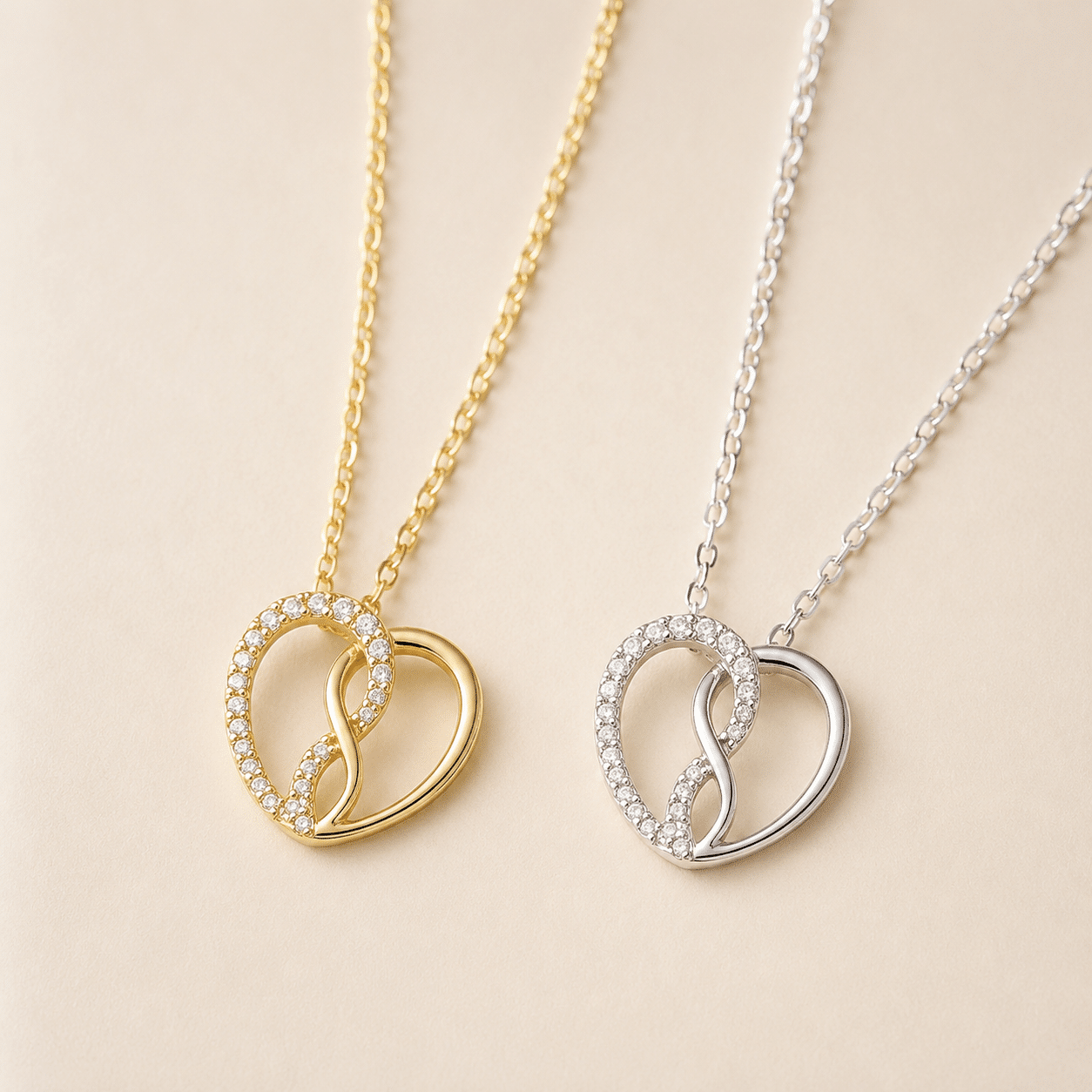 Comparatif visuel entre bijou plaqué or et bijou argent 925